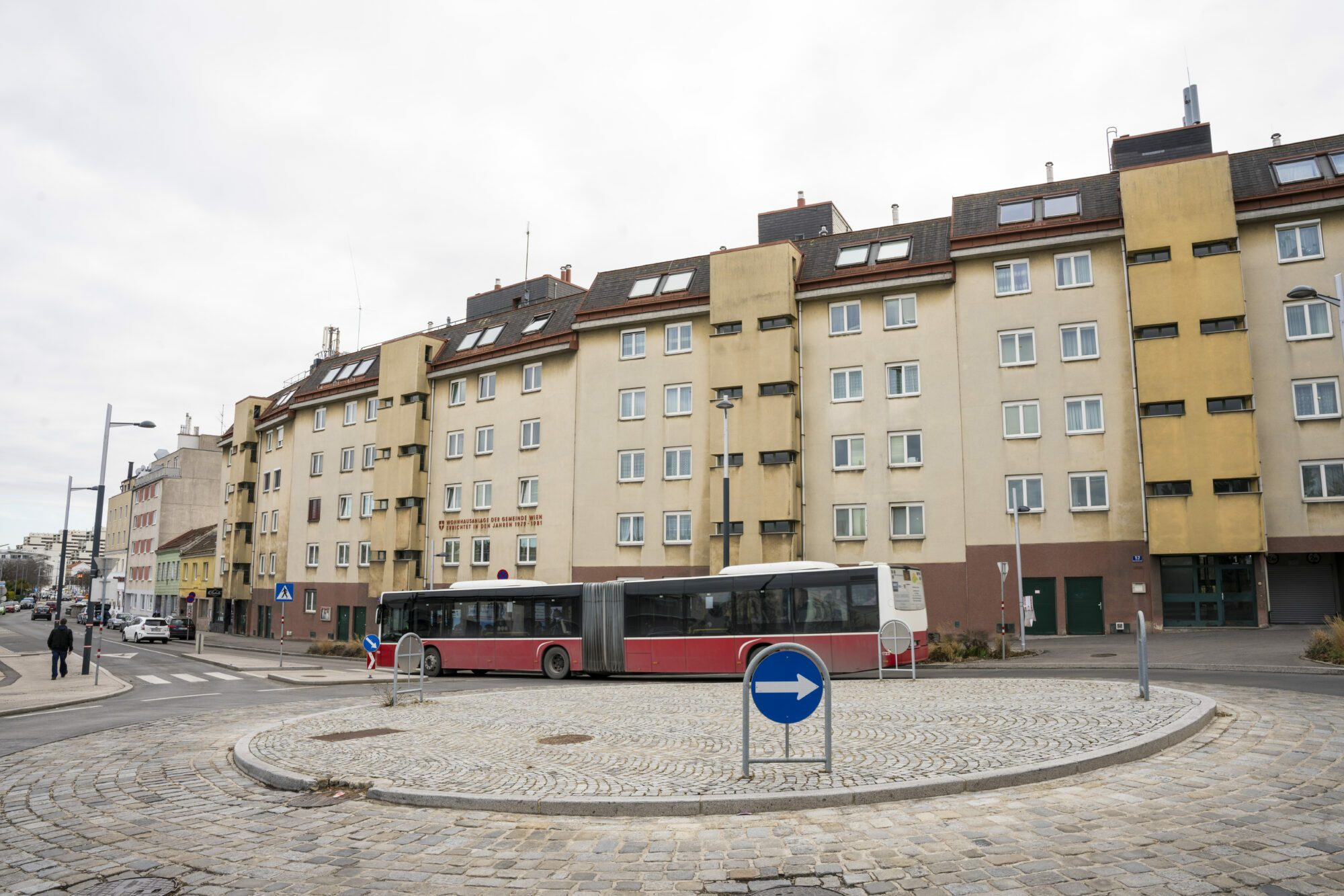 post 1110 öffnungszeiten unter der kirche